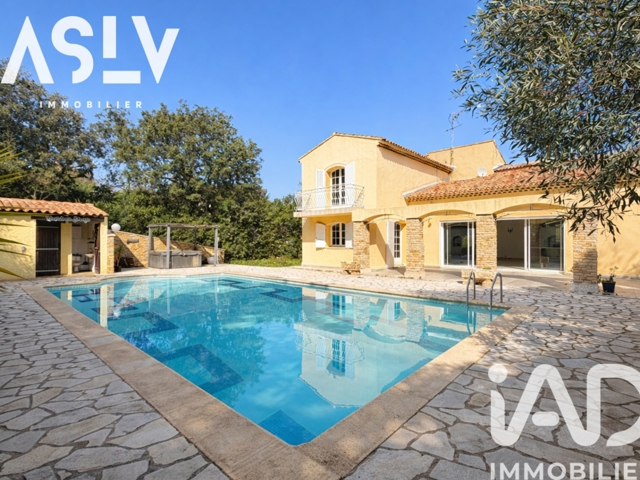 Vente  Maison de 222 m² à Six-Fours 1 350 000 euros Réf: SFN-1880269