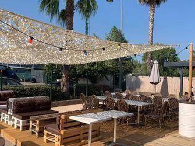 Vente  Local commercial de 60 m² à Roquebrune sur Argens 70 000 euros Réf: SFN-1975522