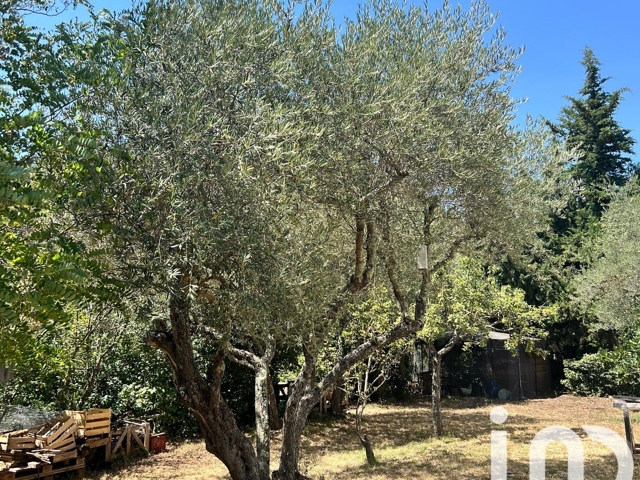 Vente  Terrain de 800 m² à Signes 168 000 euros Réf: SFN-1984093