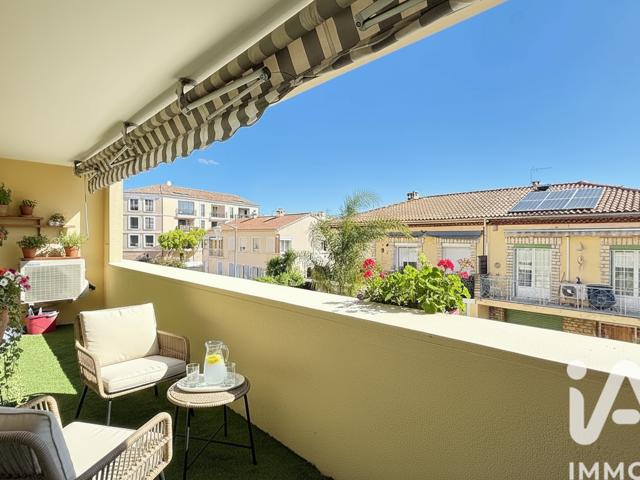 Vente  Appartement F3  de 85 m² à Sanary 590 000 euros Réf: SFN-1980502