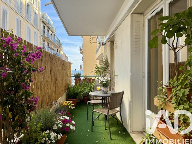 Vente  Appartement T3  de 58 m² à Toulon 300 000 euros Réf: SFN-1987092