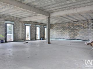 Vente  Local commercial de 145 m² à Saint Maximin la Sainte Baume 410 988 euros Réf: SFN-1983305