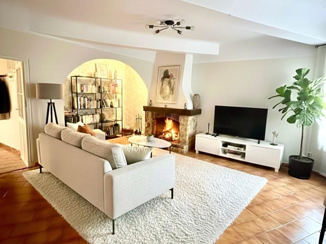 Vente  Appartement F4  de 80 m² à Cotignac 166 000 euros Réf: SFN-1975869