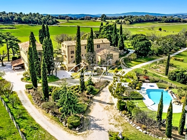 Vente  Maison de 1950 m² à Tourtour 8 900 000 euros Réf: SFN-1982733