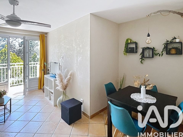 Vente  Appartement T4  de 67 m² à Hyères 225 000 euros Réf: SFN-1980832