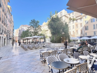 Vente  Appartement T2  de 50 m² à Toulon 117 000 euros Réf: SFN-1975489