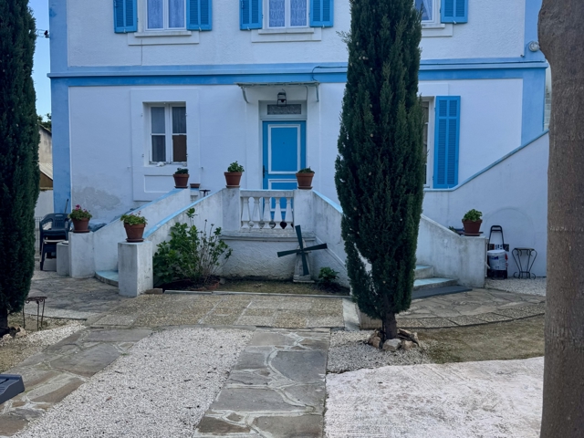 Vente  Appartement F3  de 68 m² à Cavalaire sur Mer 490 000 euros Réf: SFN-1987141