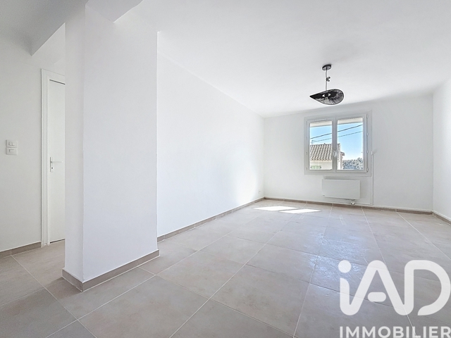 Vente  Appartement T3  de 55 m² à Toulon 175 000 euros Réf: SFN-1995235