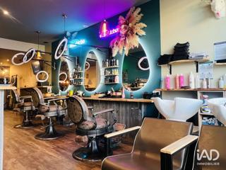 Vente  Local commercial de 73 m² à Montauroux 108 000 euros Réf: SFN-1993914