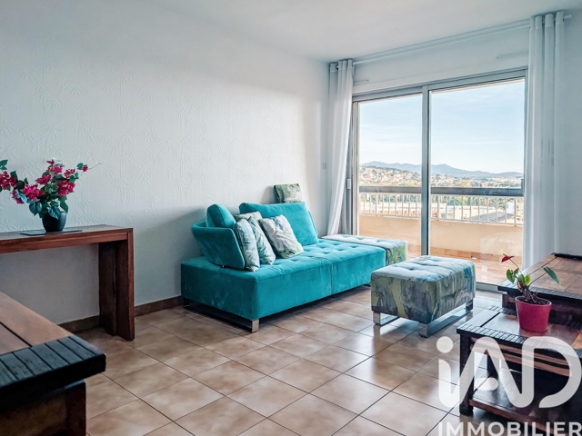 Vente  Appartement F2  de 42 m² à Sanary 285 000 euros Réf: SFN-1959419