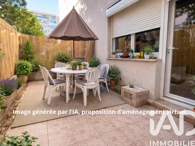 Vente  Appartement T3  de 55 m² à Toulon 155 000 euros Réf: SFN-1995520