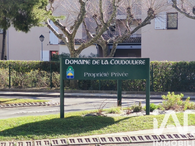 Vente  Appartement F3  de 43 m² à Six-Fours 250 000 euros Réf: SFN-1996984