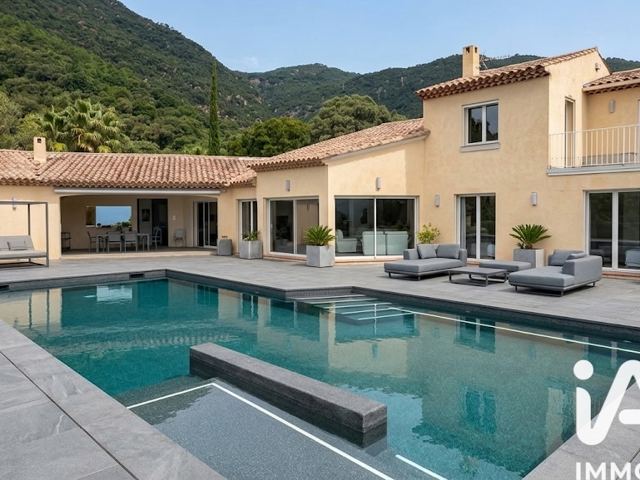 Vente  Maison de 352 m² à Cavalaire sur Mer 2 599 000 euros Réf: SFN-1921942
