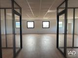Vente  Local commercial de 155 m² à Signes 300 000 euros