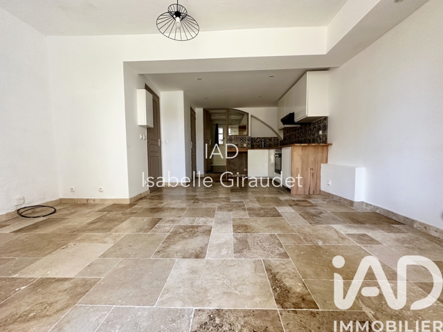 Vente  Appartement F2  de 43 m² à Six-Fours 199 000 euros Réf: SFN-2001329