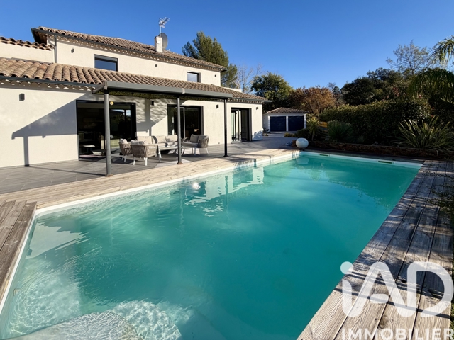 Vente  Maison de 285 m² à Roquebrune sur Argens 990 000 euros Réf: SFN-2001901