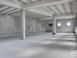 Vente  Local commercial de 155 m² à Saint Maximin la Sainte Baume 439 332 euros