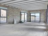 Vente  Local commercial de 65 m² à Saint Maximin la Sainte Baume 259 152 euros