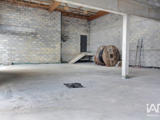 Vente  Local commercial de 160 m² à Saint Maximin la Sainte Baume 385 290 euros