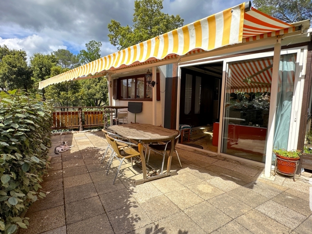 Vente  Terrain de 200 m² à Fréjus 68 000 euros Réf: SFN-1759226