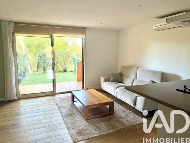 Vente  Appartement F2  de 41 m² à Saint Raphaël 280 000 euros Réf: SFN-2007779