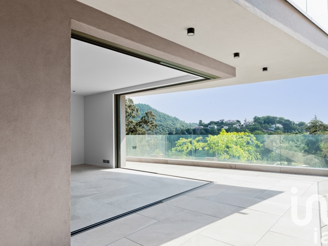 Vente  Appartement F3  de 86 m² à Les Adrets de l'Estérel 865 000 euros Réf: SFN-2003088