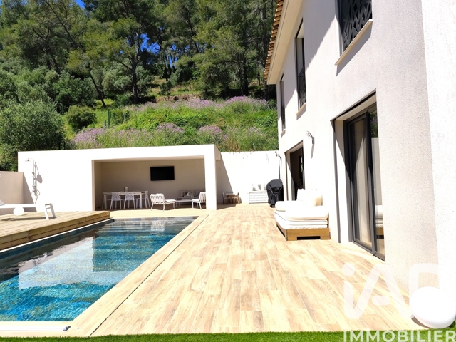 Vente  Maison de 200 m² à Hyères 1 270 000 euros Réf: SFN-1926720