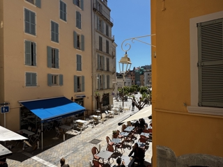 Vente  Appartement T2  de 46 m² à Toulon 149 000 euros