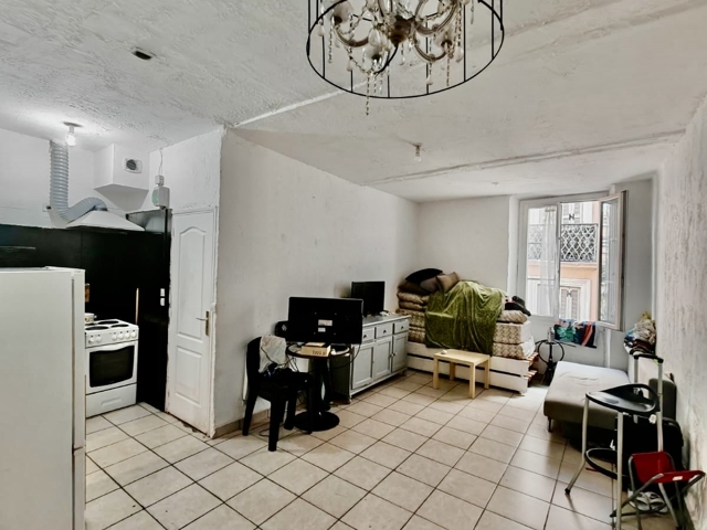 Vente  Appartement F2  de 30 m² à Toulon 75 000 euros Réf: SFN-2011395