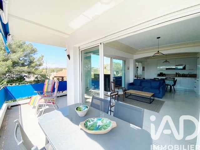 Vente  Appartement T4  de 70 m² à Saint Raphaël 499 000 euros Réf: SFN-2011319