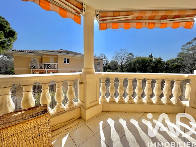 Vente  Appartement T3  de 76 m² à Fréjus 299 000 euros Réf: SFN-2009919