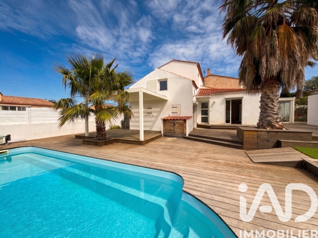 Vente  Maison de 135 m² à La Crau 670 000 euros Réf: SFN-2011978
