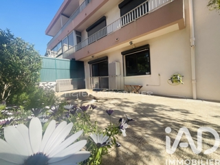 Vente  Appartement T2  de 45 m² à Six-Fours 330 000 euros