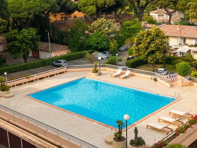 Vente  Appartement F2  de 36 m² à Hyères 189 500 euros Réf: SFN-2015695