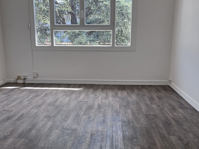 Vente  Appartement T2  de 41 m² à Fréjus 109 000 euros Réf: SFN-2019362