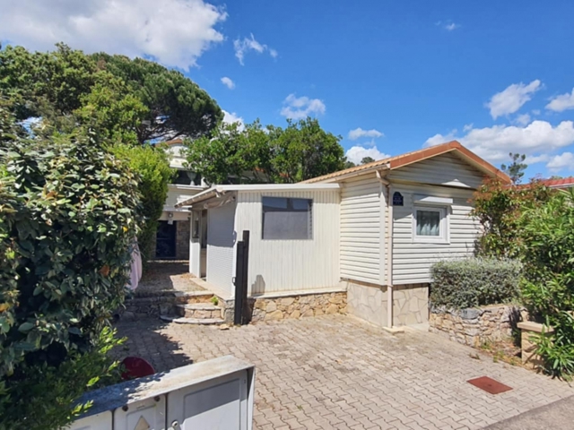 Vente  Terrain de 400 m² à Fréjus 168 000 euros Réf: SFN-2022040