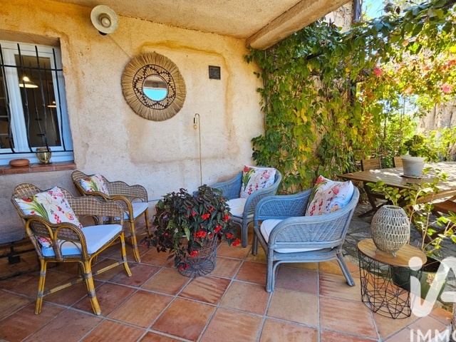 Vente  Appartement T3  de 76 m² à Villecroze 263 000 euros Réf: SFN-2024729
