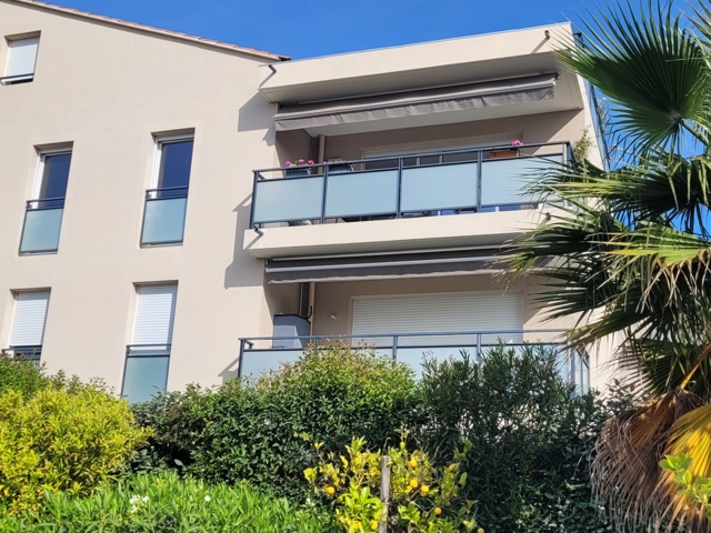 Vente  Appartement T3  de 60 m² à Toulon 282 000 euros Réf: SFN-1949417