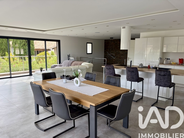 Vente  Maison de 135 m² à Cogolin 850 000 euros Réf: SFN-2022614