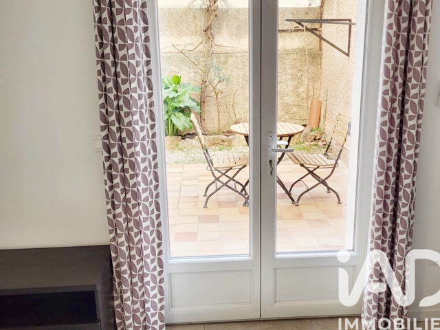 Vente  Appartement T2  de 37 m² à Toulon 136 500 euros Réf: SFN-2026996