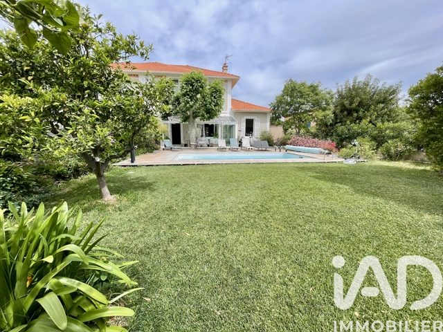 Vente  Maison de 171 m² à La Londe les Maures 899 000 euros Réf: SFN-1937350