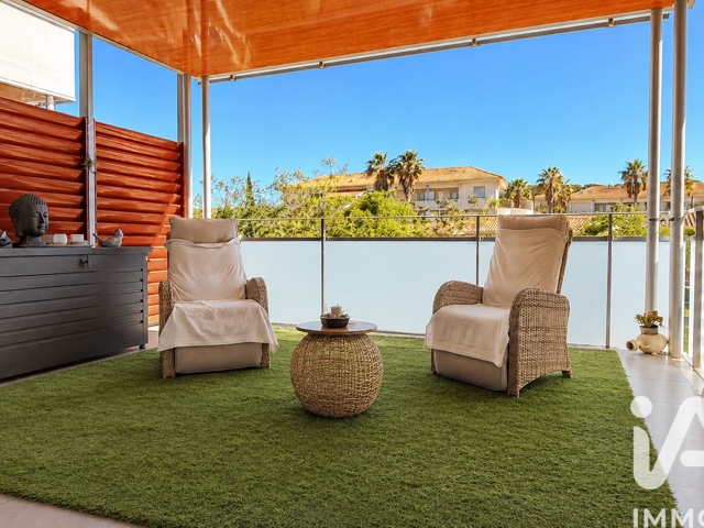 Vente  Appartement T2  de 50 m² au Lavandou 375 000 euros Réf: SFN-2025996