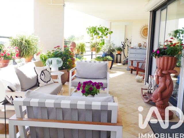 Vente  Appartement F3  de 84 m² à Saint Raphaël 620 000 euros Réf: SFN-2030982