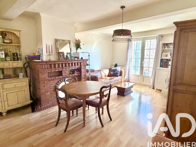 Vente  Maison de 89 m² à Bagnols en Forêt 225 000 euros Réf: SFN-2036340