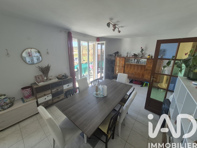 Vente  Appartement T5  de 85 m² à Vinon sur Verdon 182 000 euros Réf: SFN-2036175