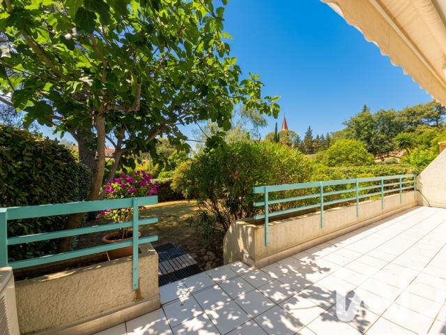 Vente  Appartement T3  de 66 m² à Saint Raphaël 310 000 euros Réf: SFN-2032590