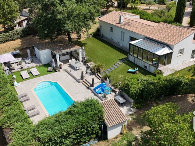 Vente  Maison de 149 m² à Bagnols en Forêt 777 000 euros Réf: SFN-1816282