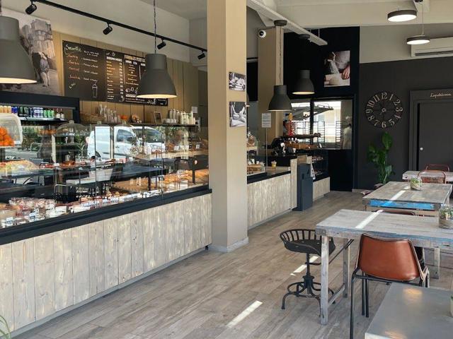 Vente  Local commercial de 175 m² à Saint Raphaël 275 000 euros Réf: SFN-1811068