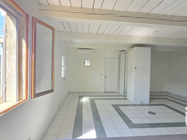 Vente  Maison de 78 m² à La Roquebrussanne 275 000 euros Réf: SFN-1828321