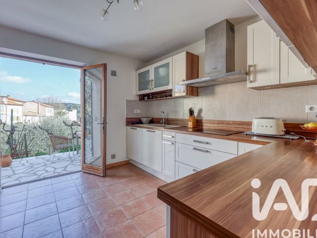 Vente  Maison de 114 m² à Tourrettes 385 000 euros Réf: SFN-1849357